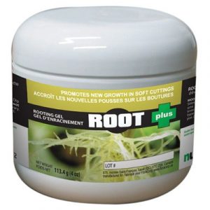 ROOT + Gel à bouture spécialement conçu pour les plantes à bois tendre. Contient un antiseptique d'origine organique permettant de maintenir le gel absent de toute contamination. Protège la tige. Assez liquide pour un dosage uniforme sans excès.
