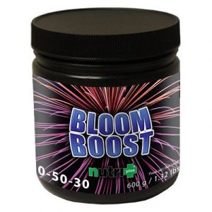 Supplément de floraison BLOOM BOOST Supplément de floraison pour plantes à fleurs. Formats disponibles: 160 g, 600 g et 2.5 kg. APPLICATION Utiliser 6 grammes de nutri+ ® BLOOM BOOST par 20 litres de solution nutritive. IMPORTANT: Ne jamais ut